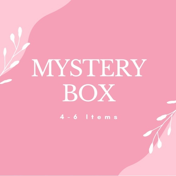 Mystery Box -NWT- NWOT - Picture 1 of 1